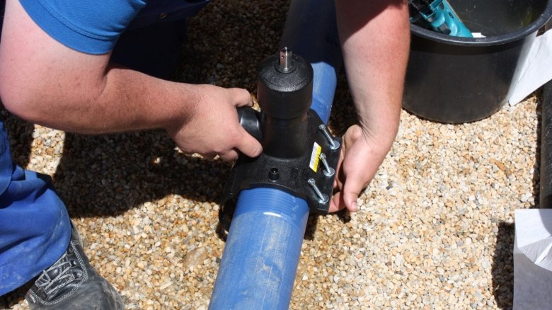 Quick installation of the AGRU DAV using a mounting bracket and screws. Quick installation of the AGRU DAV using a mounting bracket and screws.